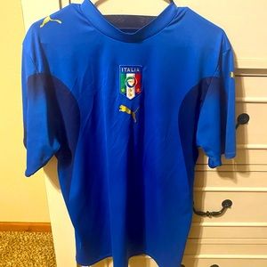 Puma Italia soccer jersey size medium
